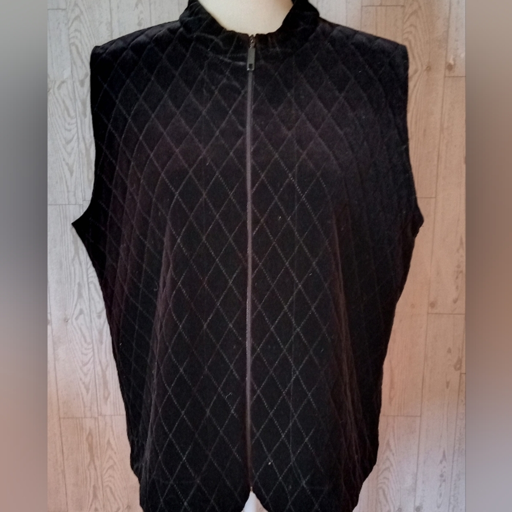 Chico's Black Quilted Velvet Full Zip-Up Vest Women's Size 2 (L)